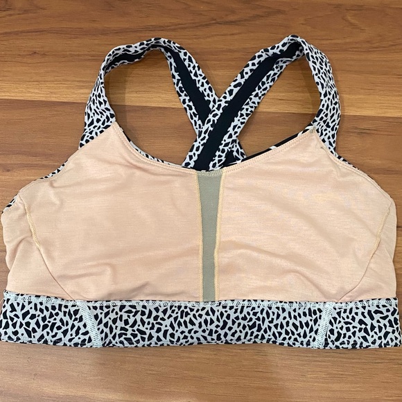 LULULEMON Rack Pack Bra Miss Mosaic White Posey Black White Luxtreme Sportsbra 6 - Picture 7 of 16
